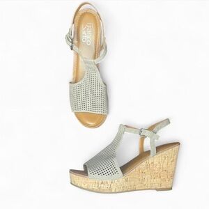 Franco Sarto Clinton Perforated Tan Wedge Sandals- Sz. 8
